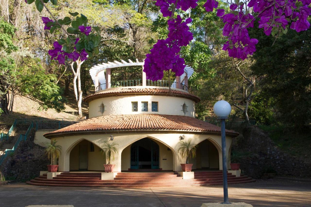 Chale Bosque Do Barreiro Villa Araxa Exterior photo